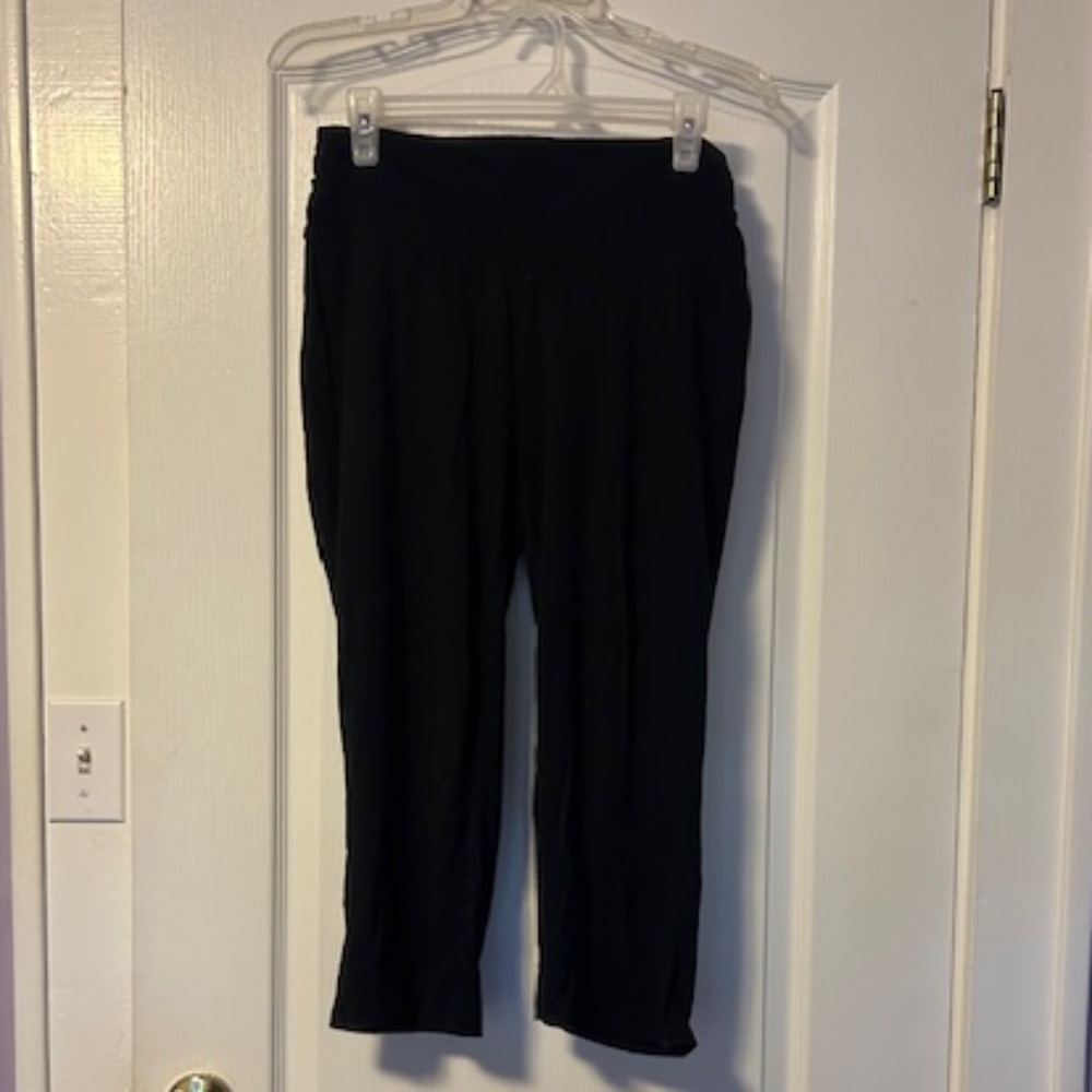 Black Maternity capri pants -Small